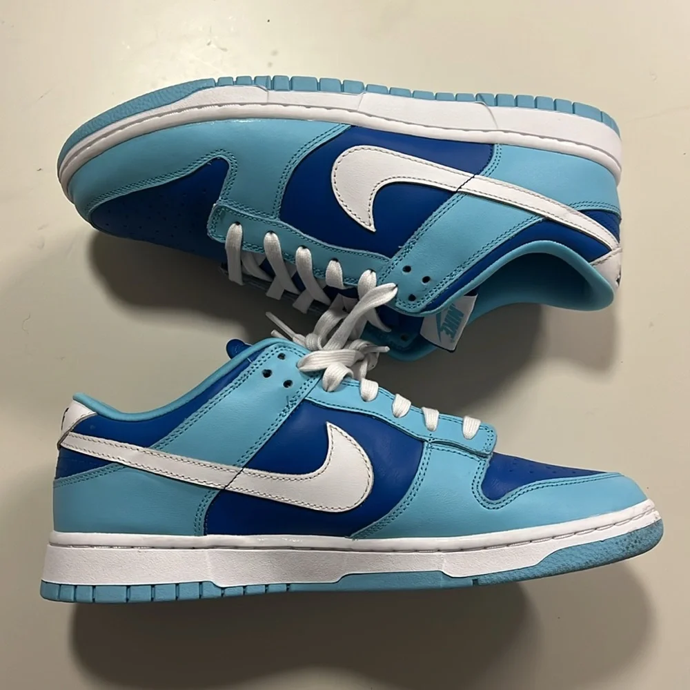 Nike Dunks - Picture 3 of 4